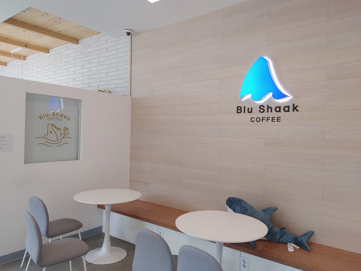 세종 카페 추천, 블루샥 세종나성점 실내