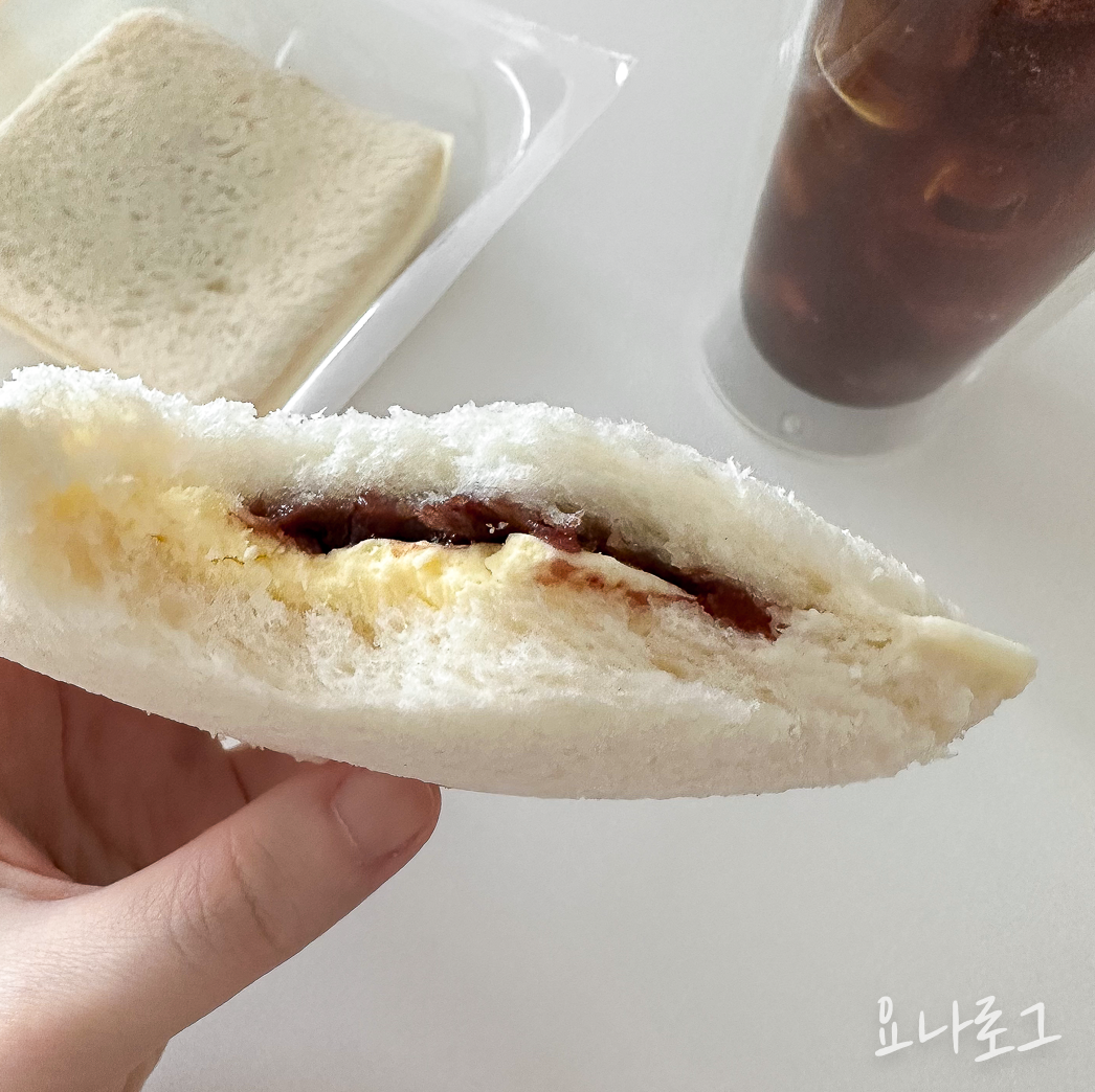 포켓몬 포켓몬빵 포켓몬빵시즌2 띠부씰 띠부띠부씰 포켓몬띠부씰 포켓몬띠부띠부씰 편의점간식 편의점빵 편의점간식추천 편의점빵추천 편의점신상 편의점신상간식 포켓몬앙버터샌드 피카피카달콤앙버터샌드 돌아온고오스초코케익 파이리의화르륵핫소스팡 이브이의솔티드피넛롤