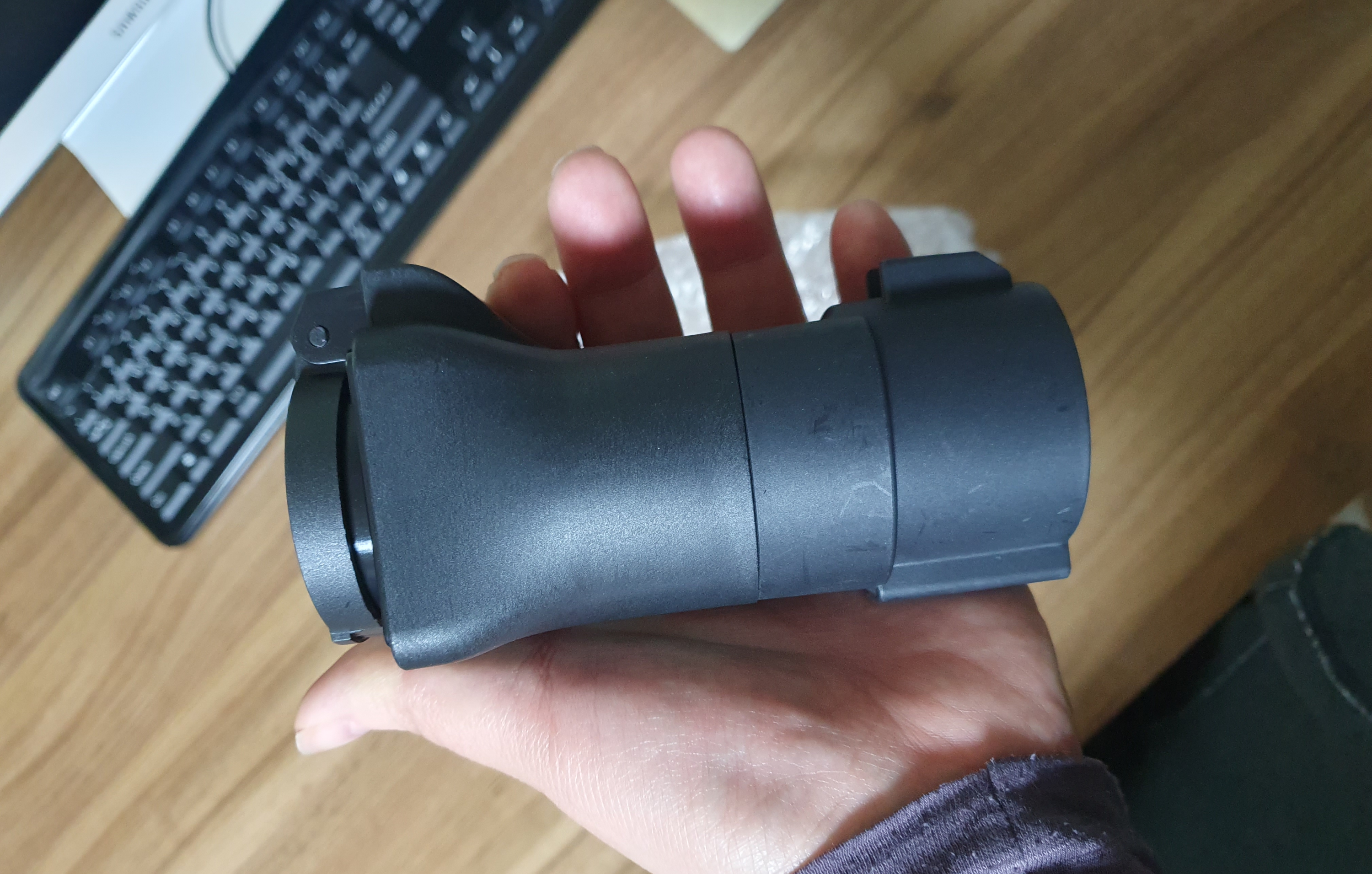 작은 355ML 텀블러 사이즈라고 보면 됨.