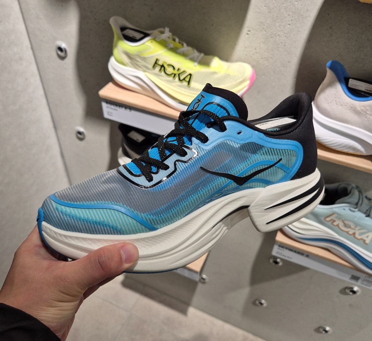 마라톤 기록 단축 호카 씨엘로