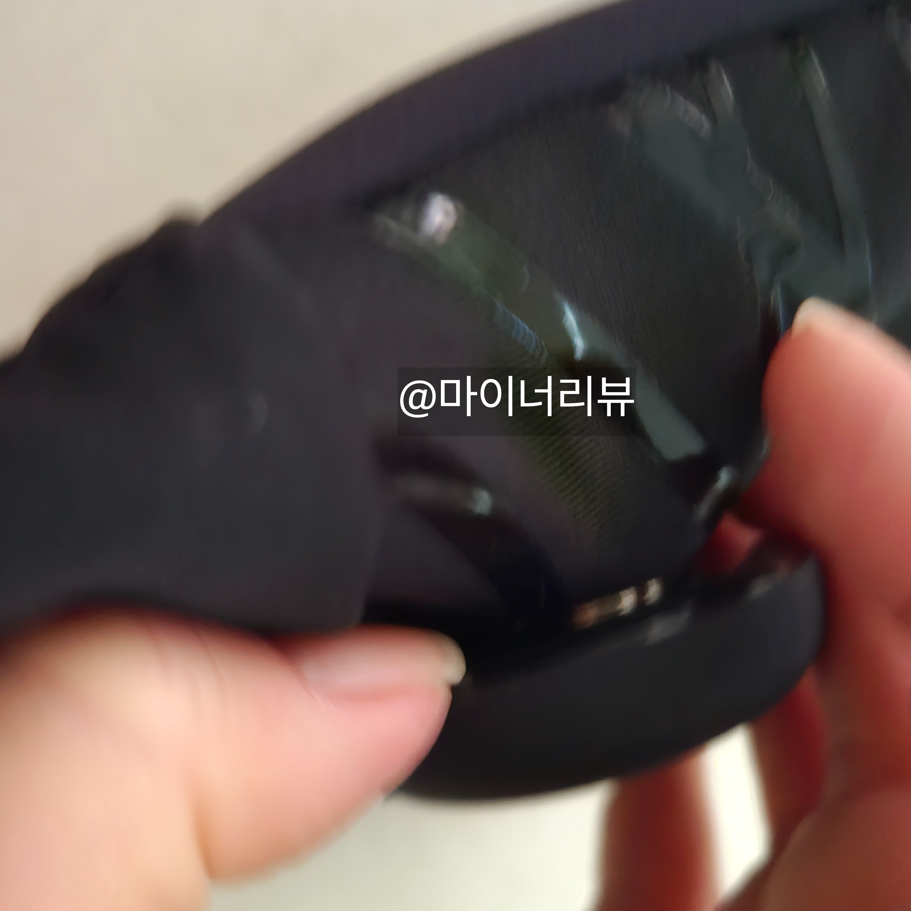 EMS 장갑 마사지기 승모근 셀프 마사지로 간편하게 풀기