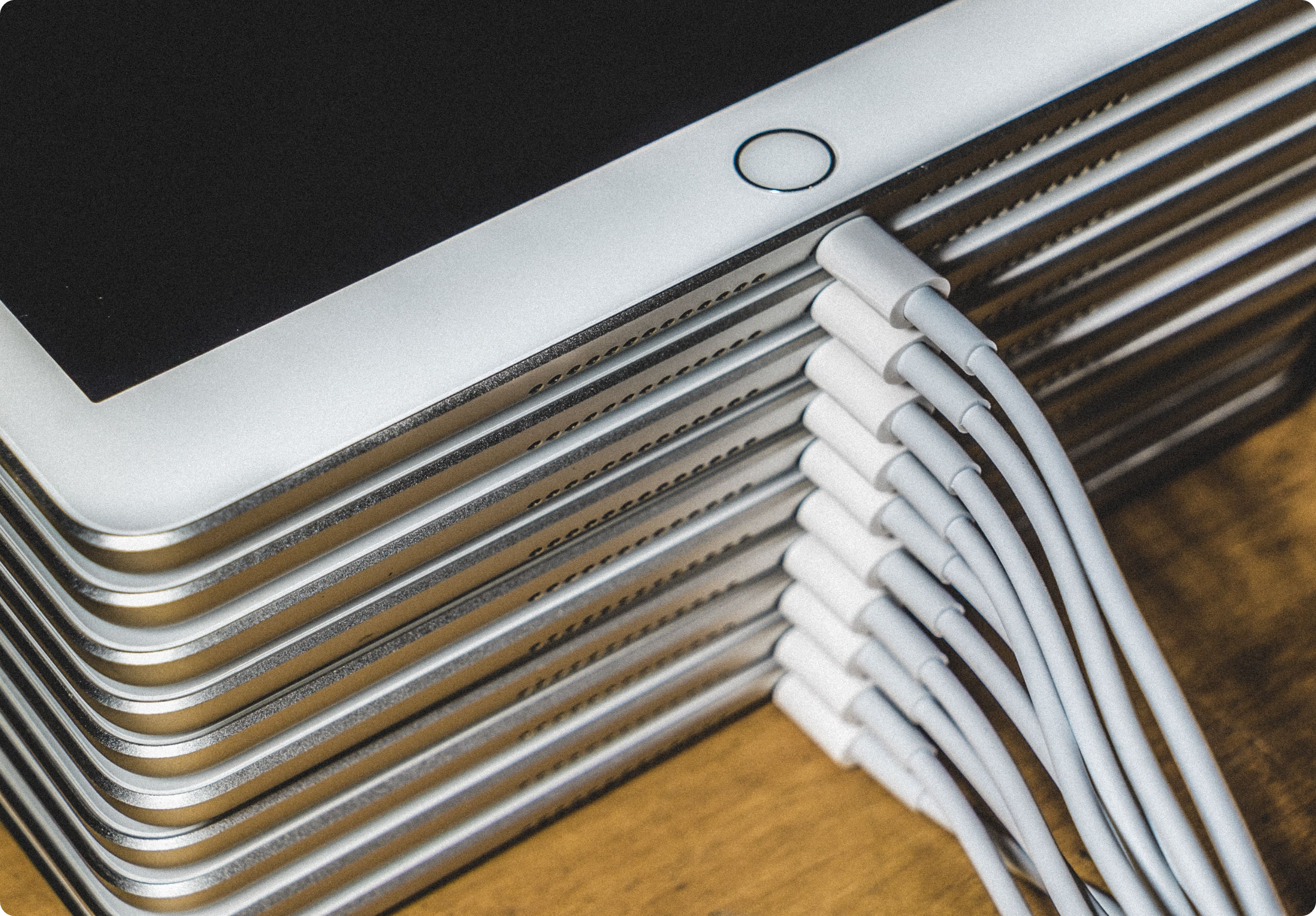 Numerous tablet charging cables