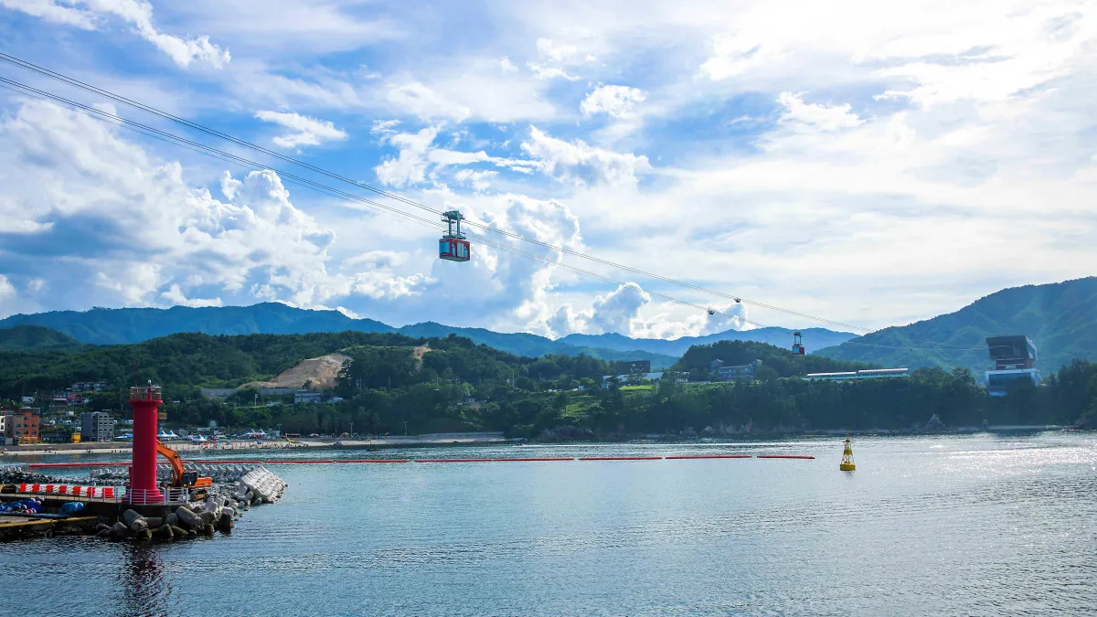 삼척 덕봉산 해안생태탐방로 / 사진: ⓒ한국관광공사 김지호