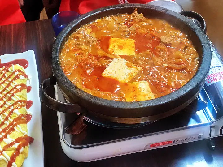 생생정보 돌판 돼지 김치찜 삼겹살 고등어 김치찜 맛집