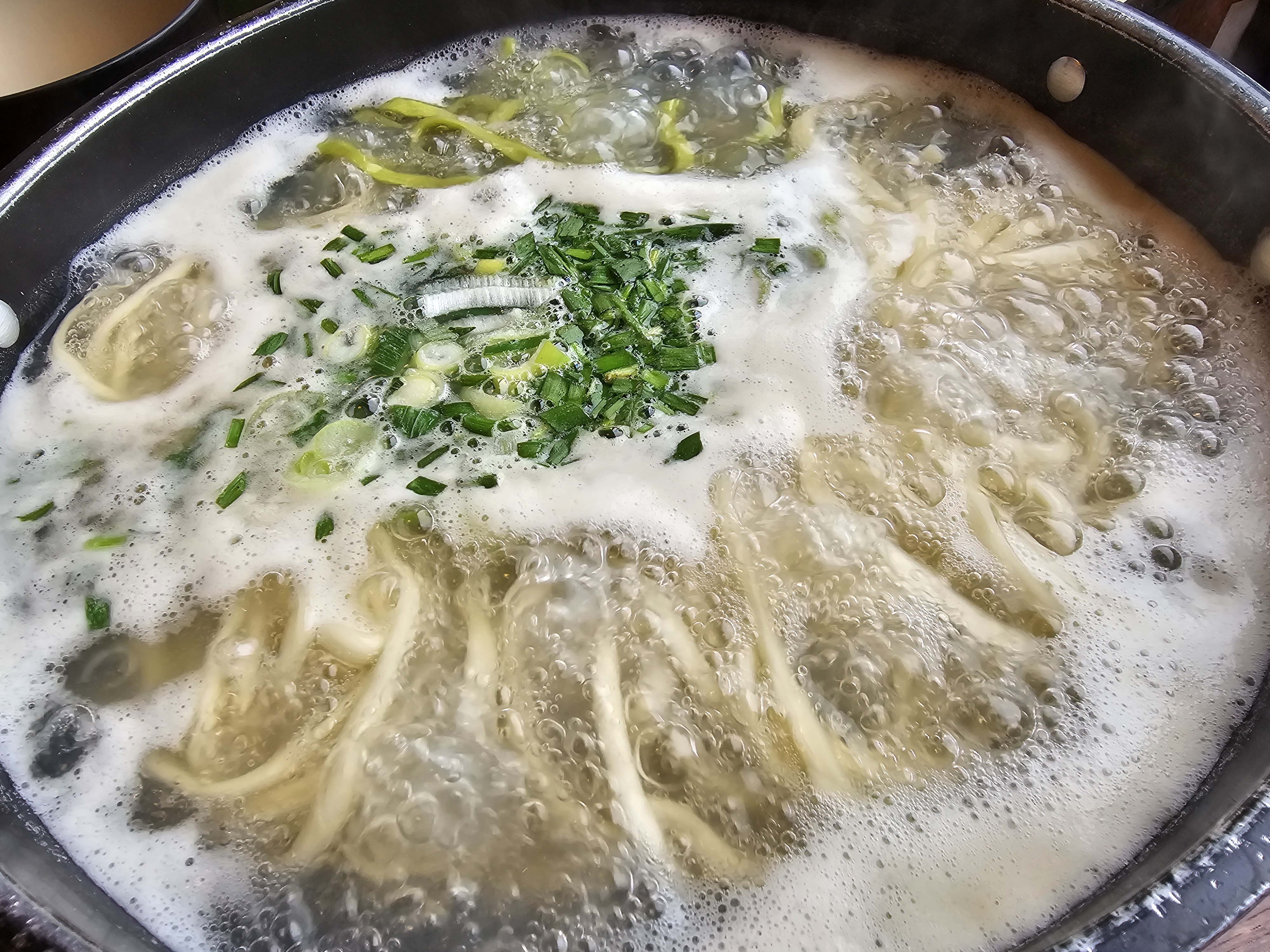 대부도_포도밭할머니칼국수_통바지락칼국수