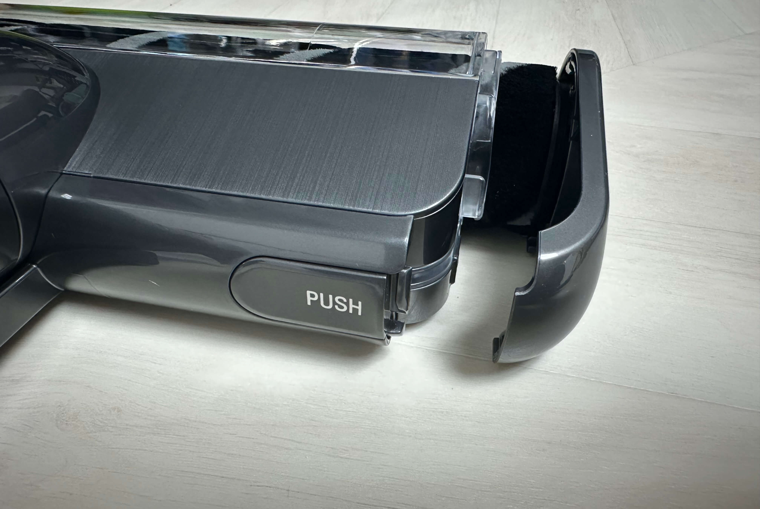 LG코드제로 A9 A9s 헤드 솔 분리 버튼으로 분리한 모습