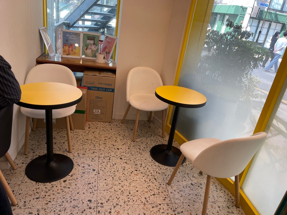 TRIPLE A COFFEE 실내