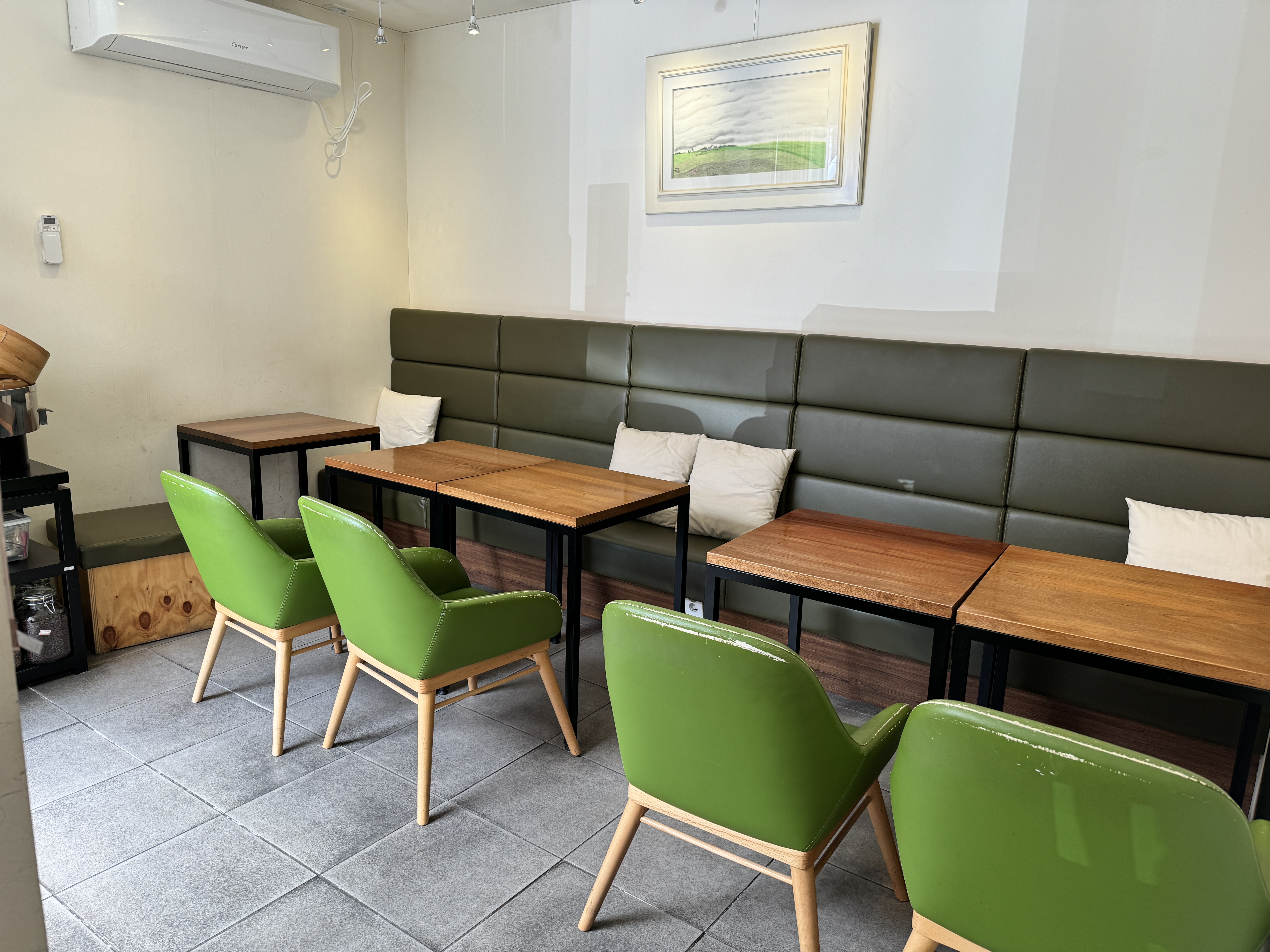 도봉동-카페-152길-내부좌석