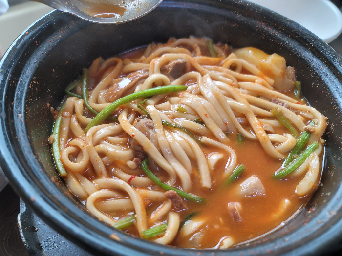 버섯매운탕 칼국수