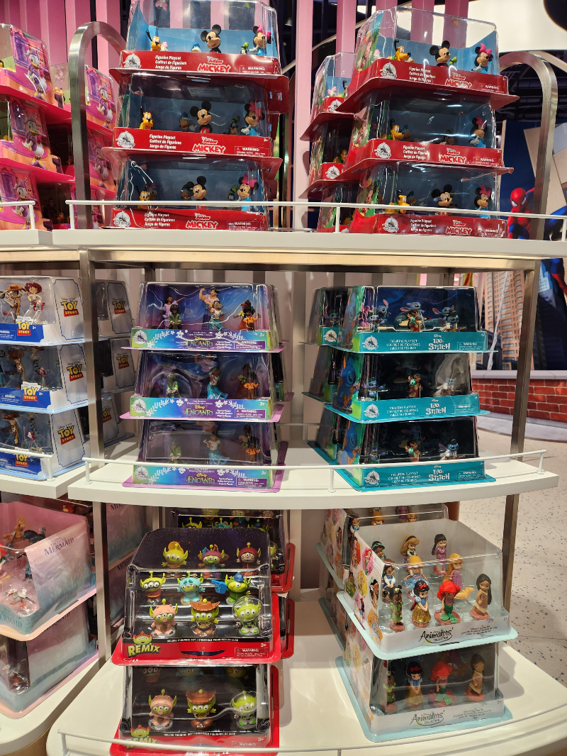 김포현대프리미엄아울렛 디즈니스토어 피규어