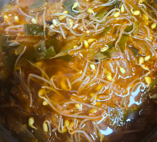 김치콩나물국