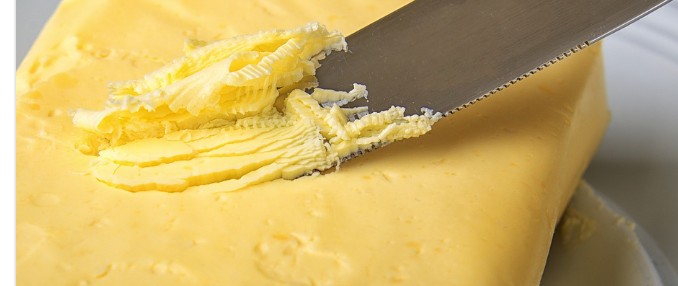 건강식품이라 착각하기 쉬운 음식 부작용 - 코코넛오일, 과일주스, 스포츠음료, 단백질쉐이크, 저지방샐러드드레싱, 가공치즈, 마가린, 저지방우유, 말린과일, 상황버섯, 등푸른생선, 감자