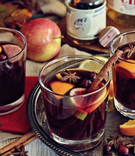 독일의 겨울 필수 음료, 글뤼바인: 따뜻한 와인의 비법