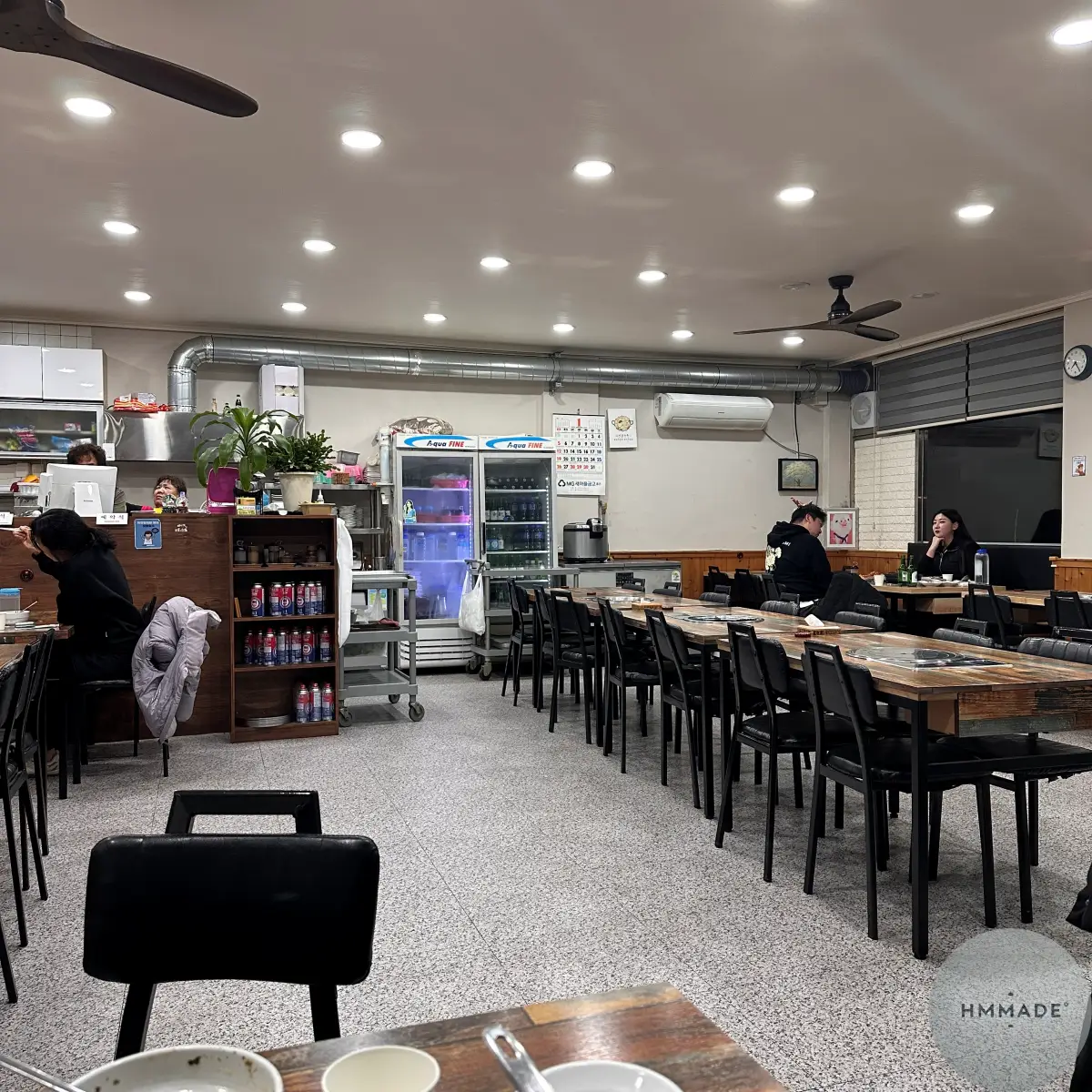 충주-맛집-스마일만두-식당내부