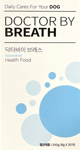 흰색 케이스에 파란색 동그라미 모양으로 꾸며진 영양제 박스