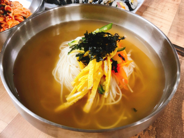 가격파괴 Why 잔치국수 2900원