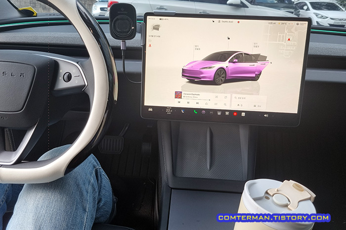 테슬라 모델3 하이랜드 무선 충전 거치대 USB 케이블 매립