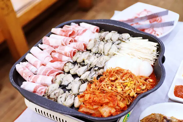 생생정보 굴삼합 굴무침 굴어묵 굴조림 생굴 석화찜 굴솥밥 굴탕수육 맛집