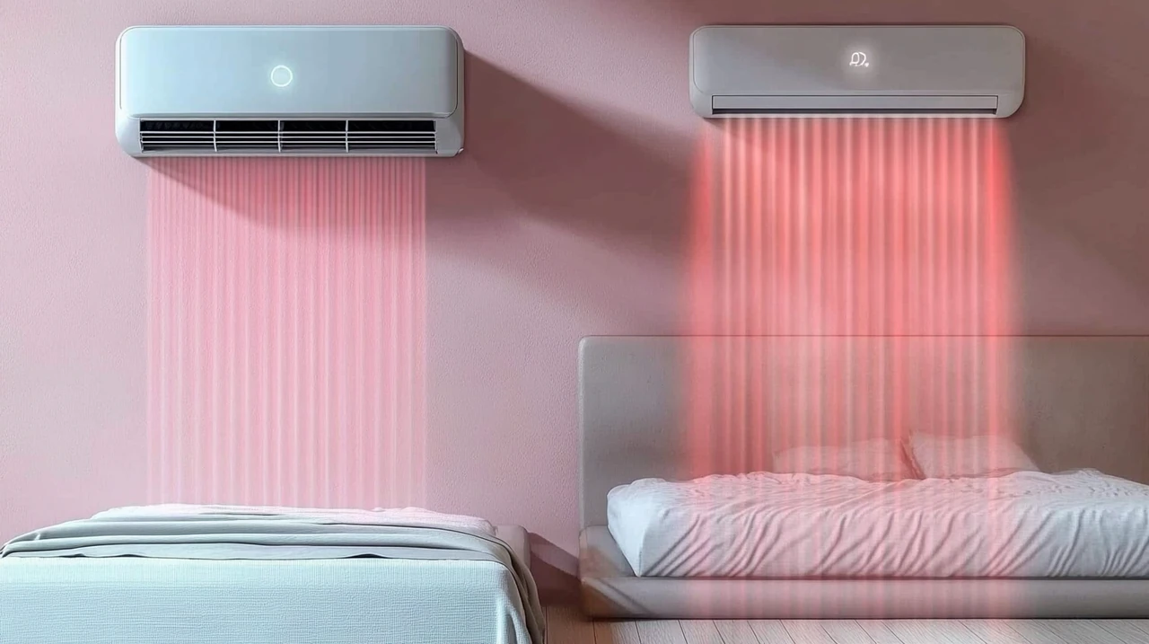 벽걸이 에어컨이 정숙하게 작동하는 침실은 미니멀리스트 인테리어와 조화를 이루고 있습니다. 부드러운 파스텔 톤과 은은한 조명은 편안한 수면 환경을 조성하며, 에어컨의 조용한 성능을 부각시킵니다.