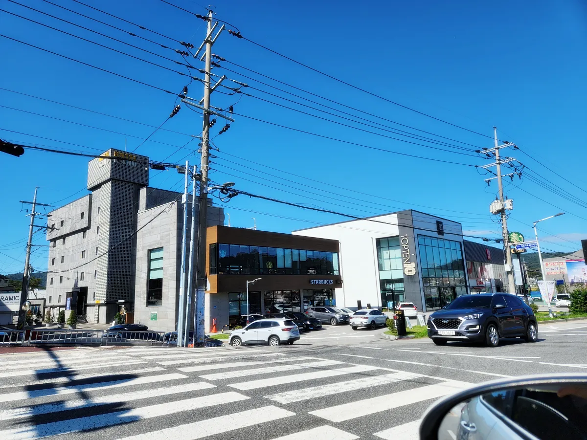 이천-스타벅스-사음점-전체-건물