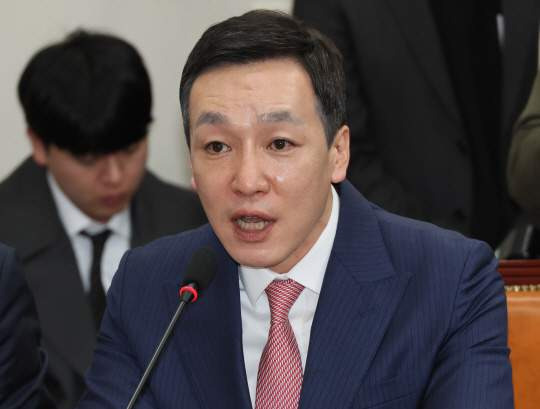김민수 대변인 사퇴