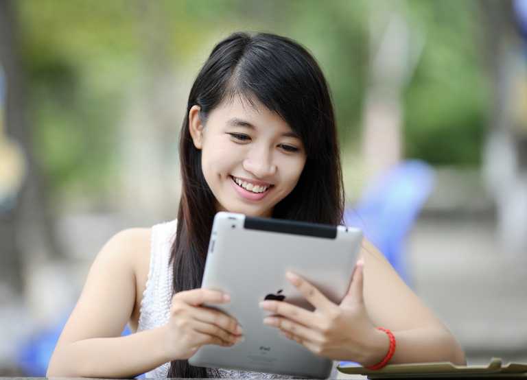 청소년이 빠지기 쉬운 ‘SNS 중독’ 해결법과 주의할 점