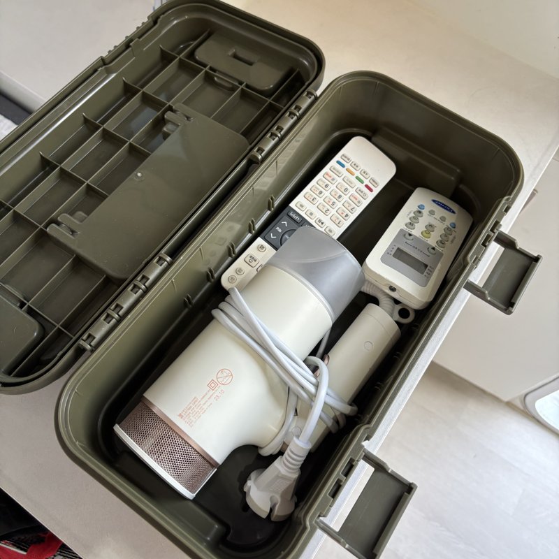 hair dryer and remote control, 입장 시 제공되는 드라이기와 리모컨