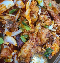 솥뚜껑닭볶음탕