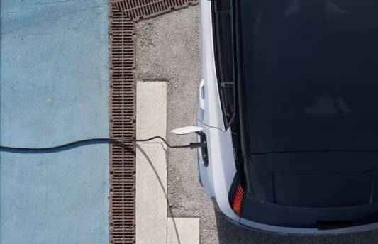 볼보 EX30 엔진 및 연비