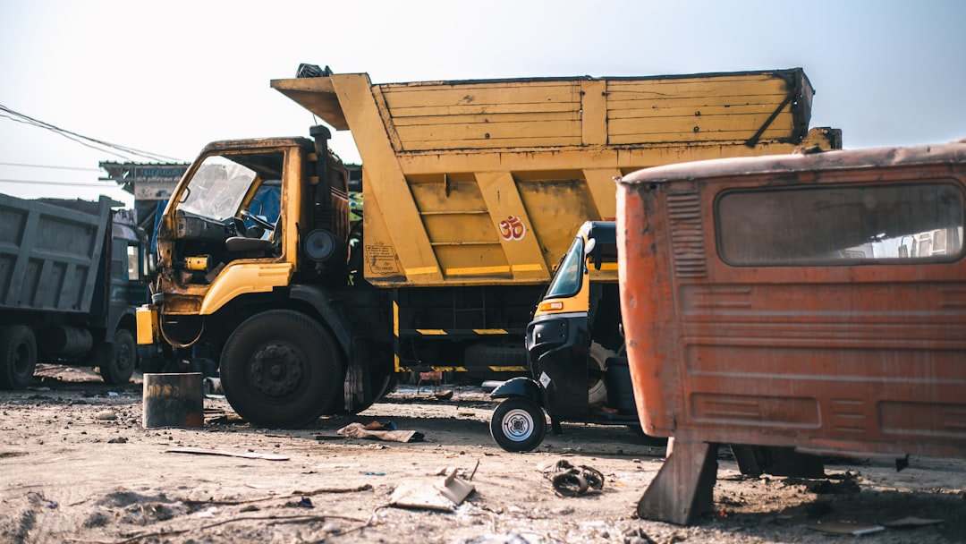 Dump truck