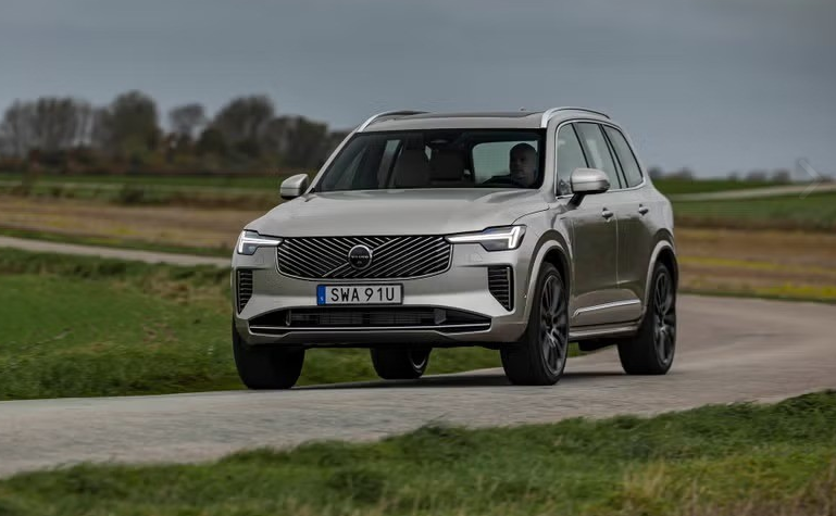2025년형 볼보 XC90 T8 사진