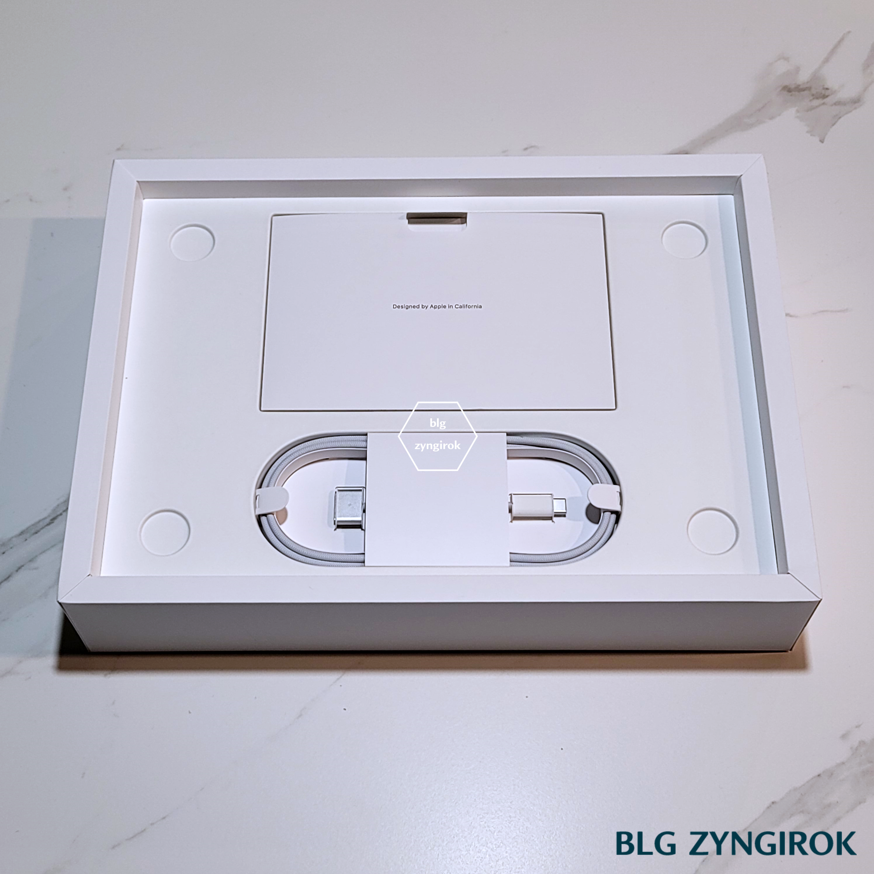 맥북-밑에있던-구성품