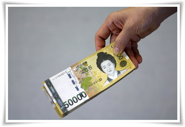 과도한 채무로 어려움을 겪는 서민들을 위한 "개인 채무조정"