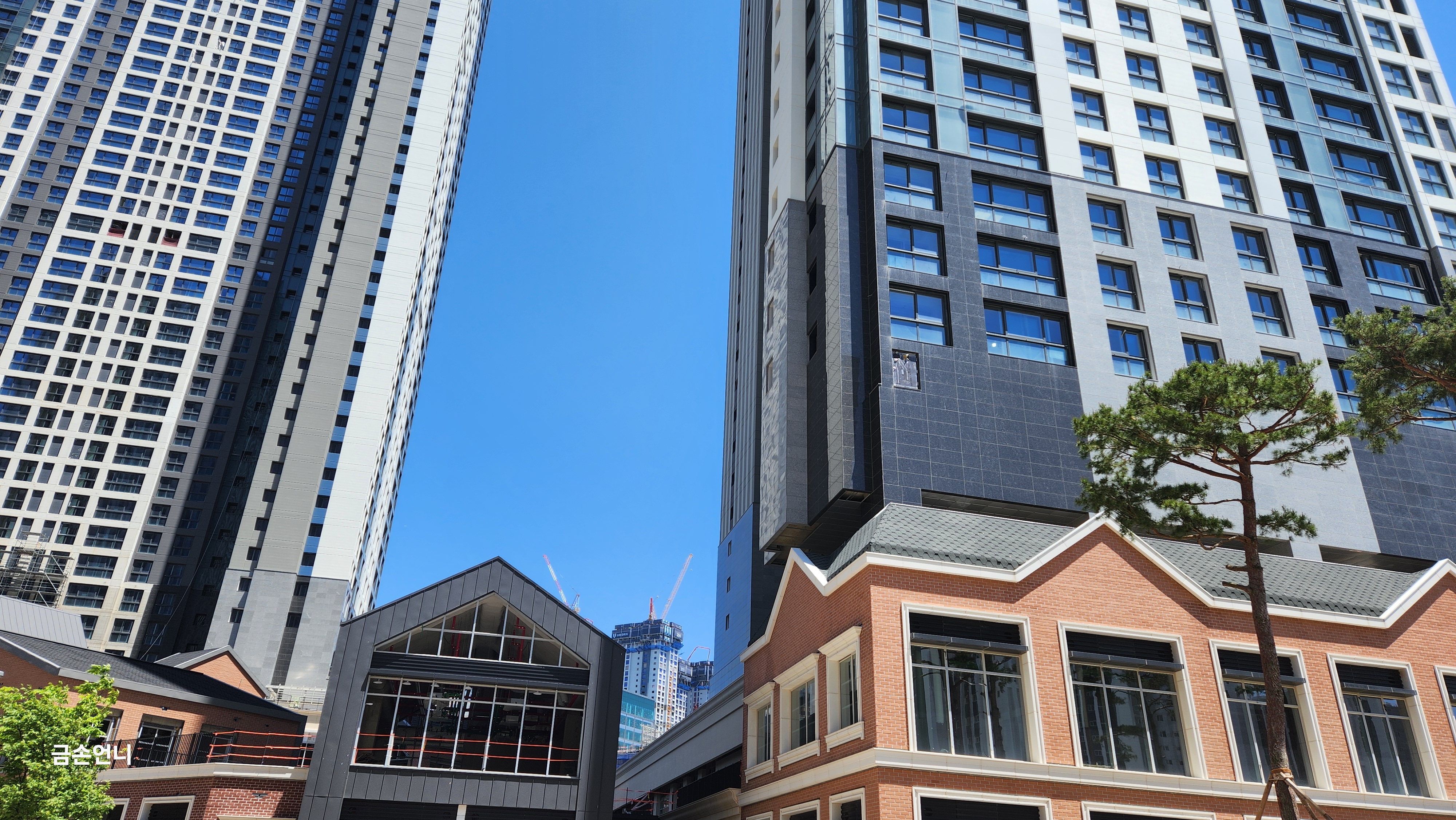 고덕어반그로브상가 전경