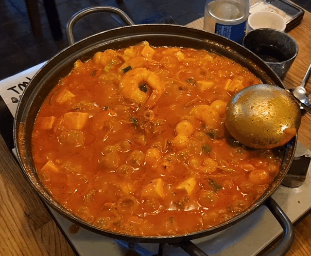 월간식당낙곱새끓는중