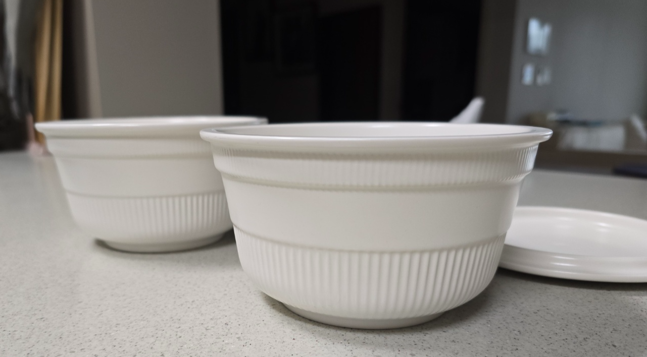 라면용기와 똑같은 도자기컵라면 용기