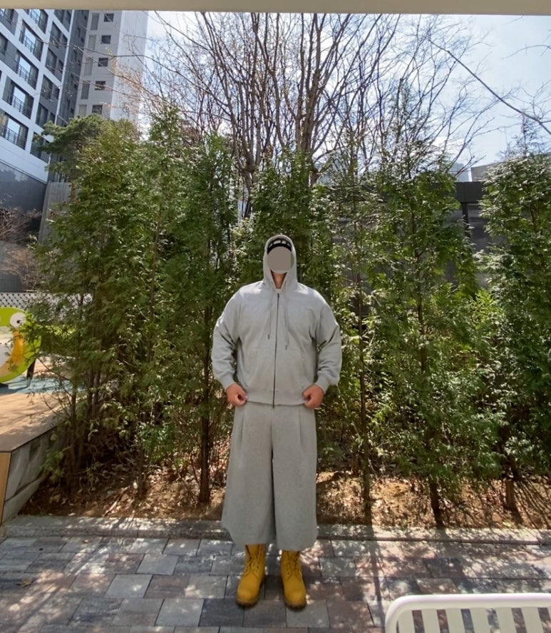 데일리룩('26. 4. 4.)마뗑킴 MatinKim 비니, 토피 스웻 집업 후드티, 토피 벌룬핏 와이드 팬츠, 시부야 빈티지 티셔츠, 나이키 롱삭스양말, 팀버랜드 6인치 워커 부츠