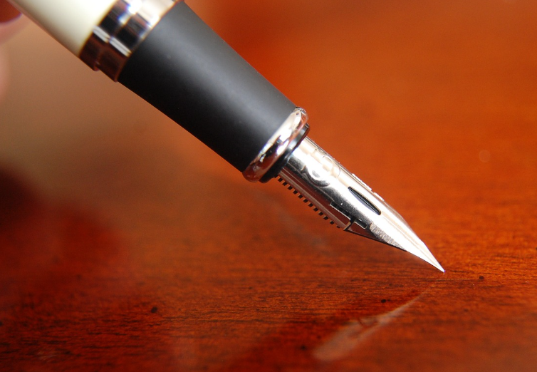 펜촉의 0.38mm와 0.4mm의 차이는 크다