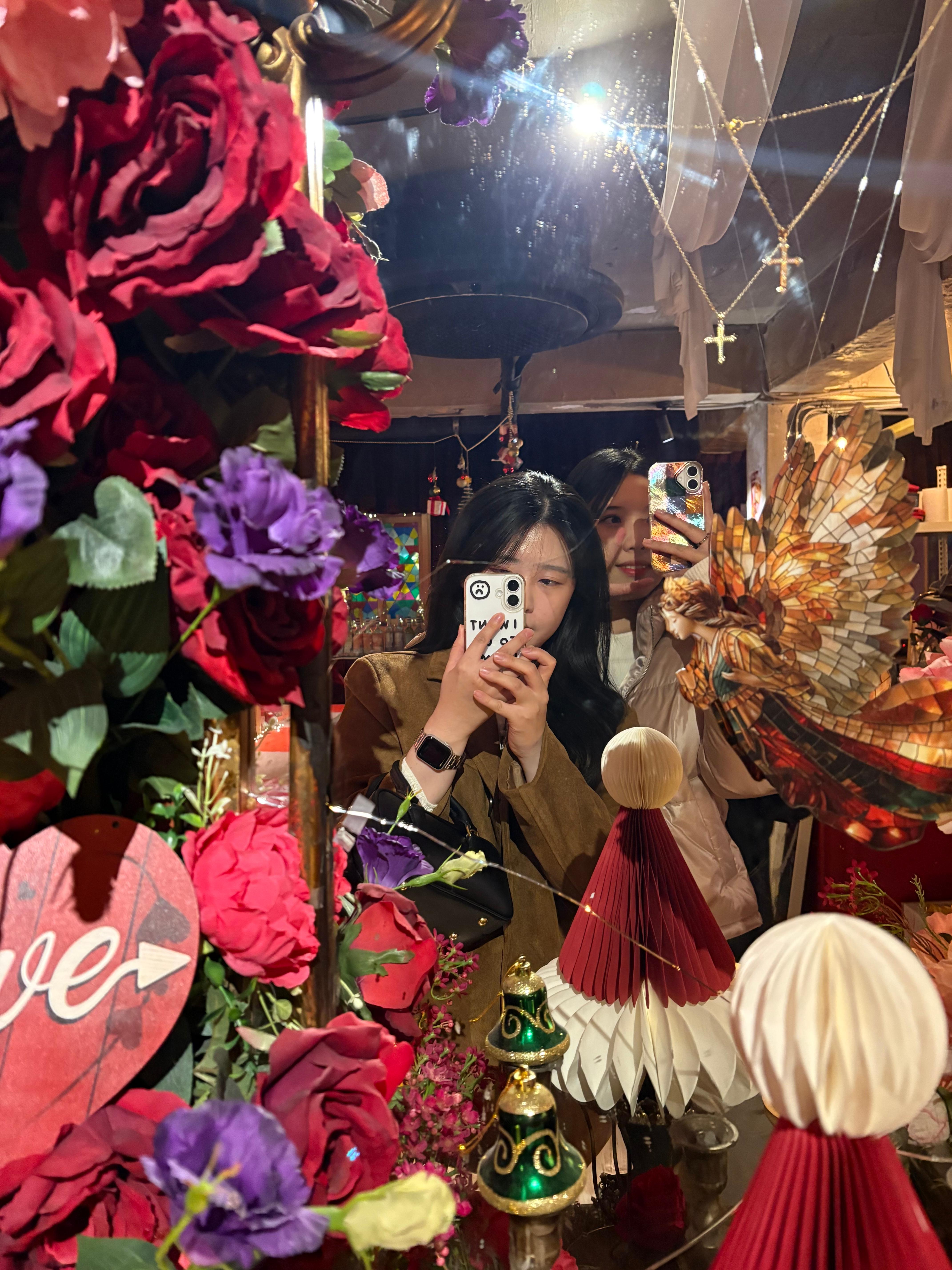 힙지로의 낭만과 온기: 대동옥부터 을지로베로나, 청계천까지 이어지는 완벽 데이트 코스