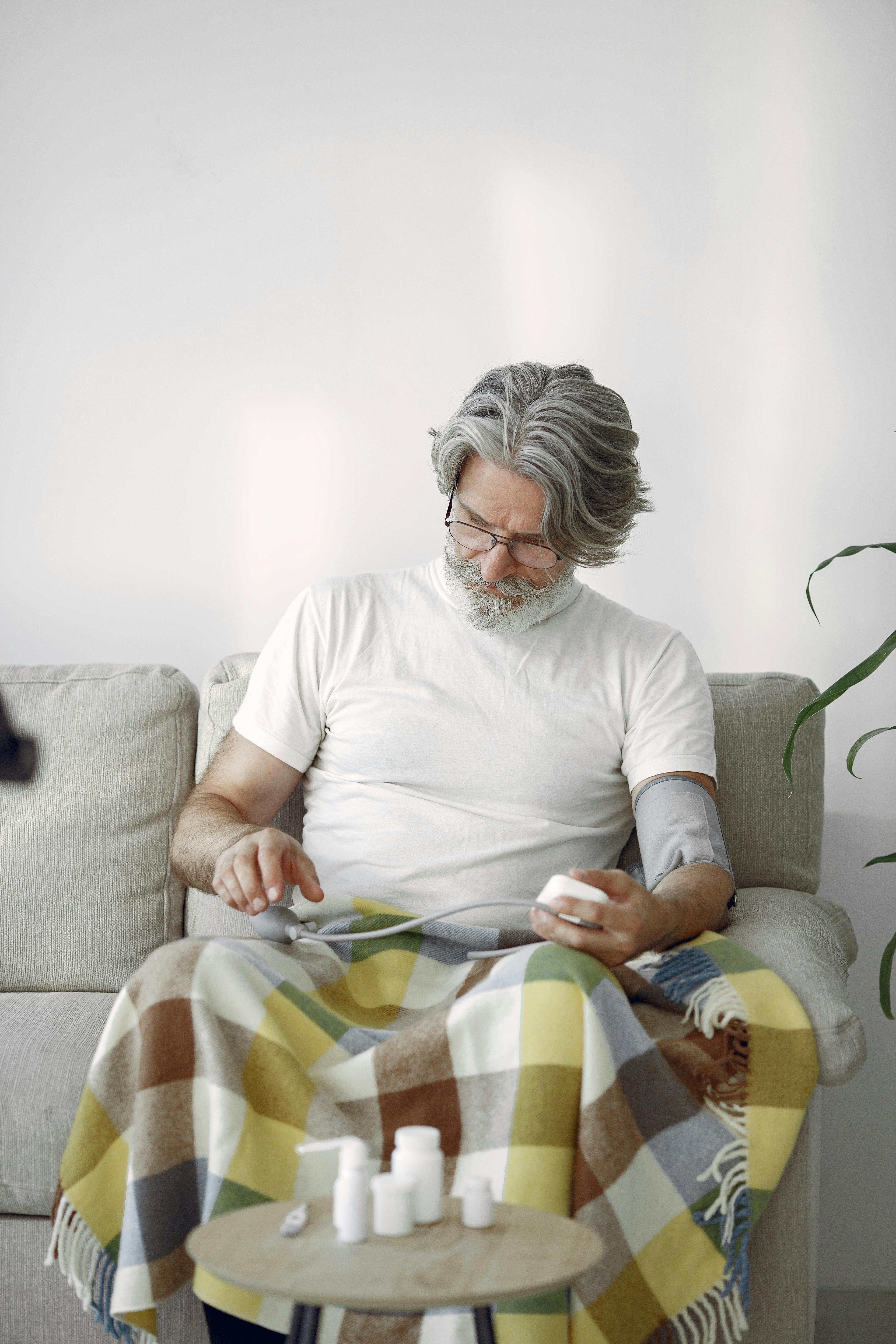 혈압 낮추는 방법 10가지 (의사들이 말하는 관리법)