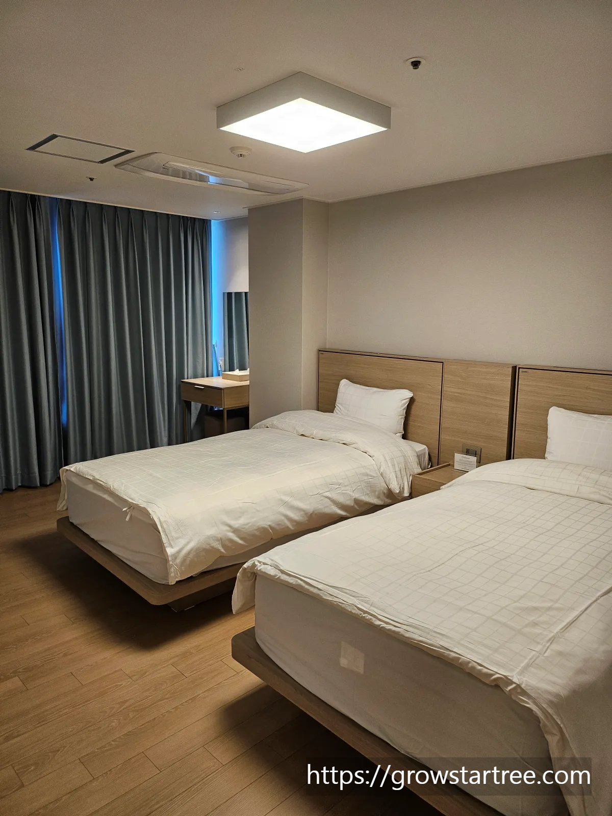 금호통영마리나 스위트프리미어 침대룸