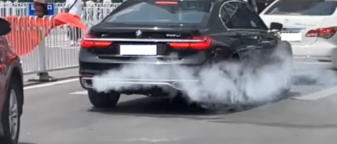 머플러 하얀 연기(백연) 나올 때 원인과 고장수리