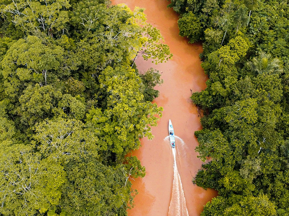 콜롬비아의 투카노 부족의 문화의 날 행사