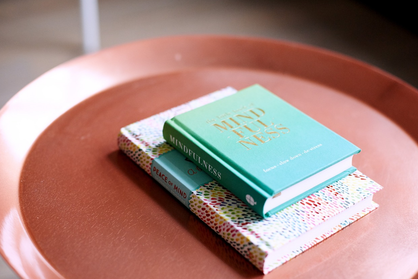 유명 시리즈 작가 분석 (작풍, 세계관, 대표작) 참고 사진