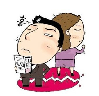 자주-싸우다보니-사랑에도-금이가고-서로-등을-돌리는-모습