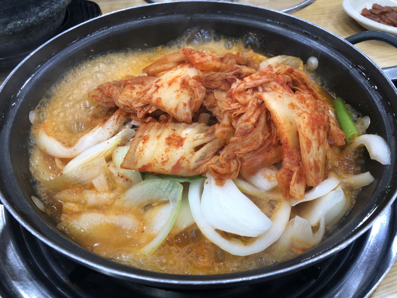 통돼지 두루치기