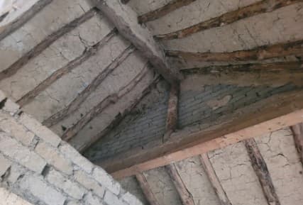 두꺼운 황토벽이 가진 보온 효과와 에너지 절감 효과