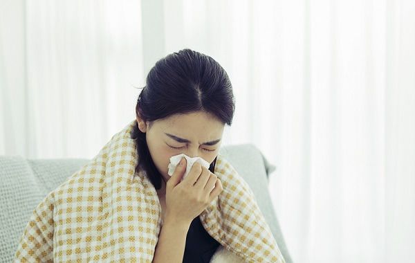 냉방병 증상 두통 어지러움 콧물 코막힘 재채기