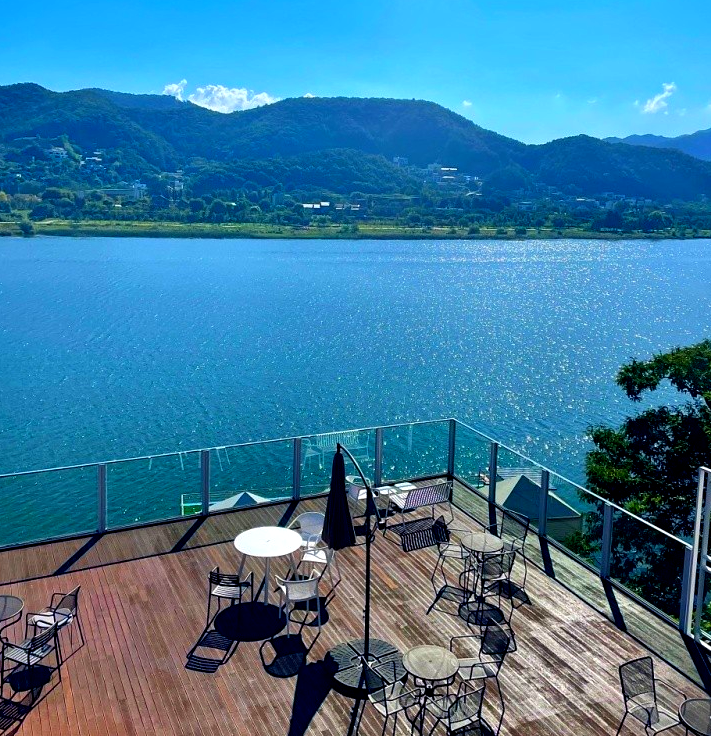 카페 하백의 야외 테라스