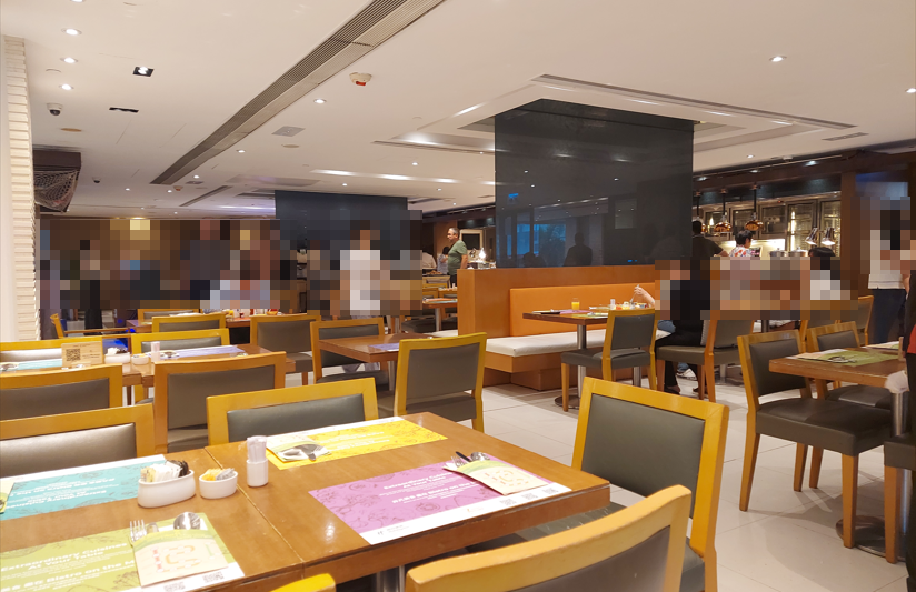 홀리데이인골든 조식레스토랑